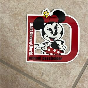 Minnie Mouse Disney Passholder Magnet